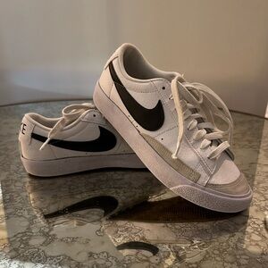 Nike Blazer Low Sneakers
